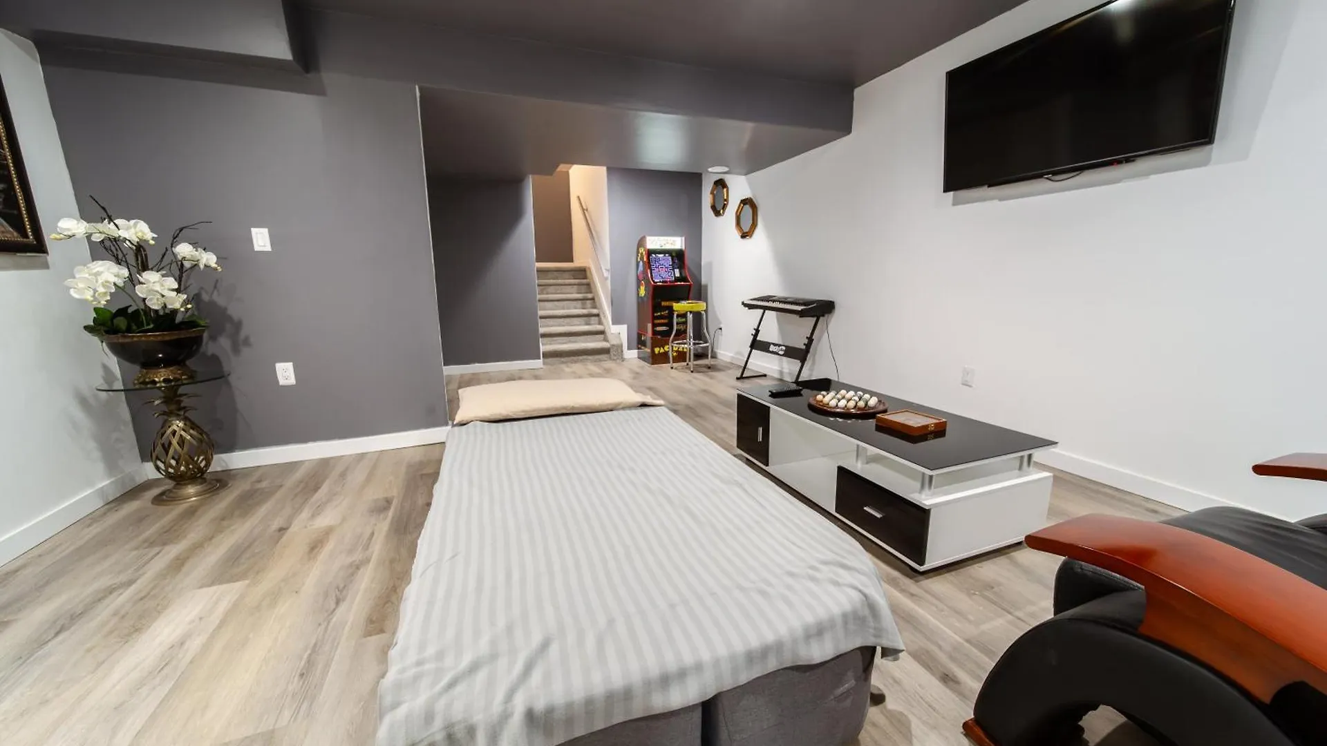 New Luxury House In South Edmonton Near Airport Villa