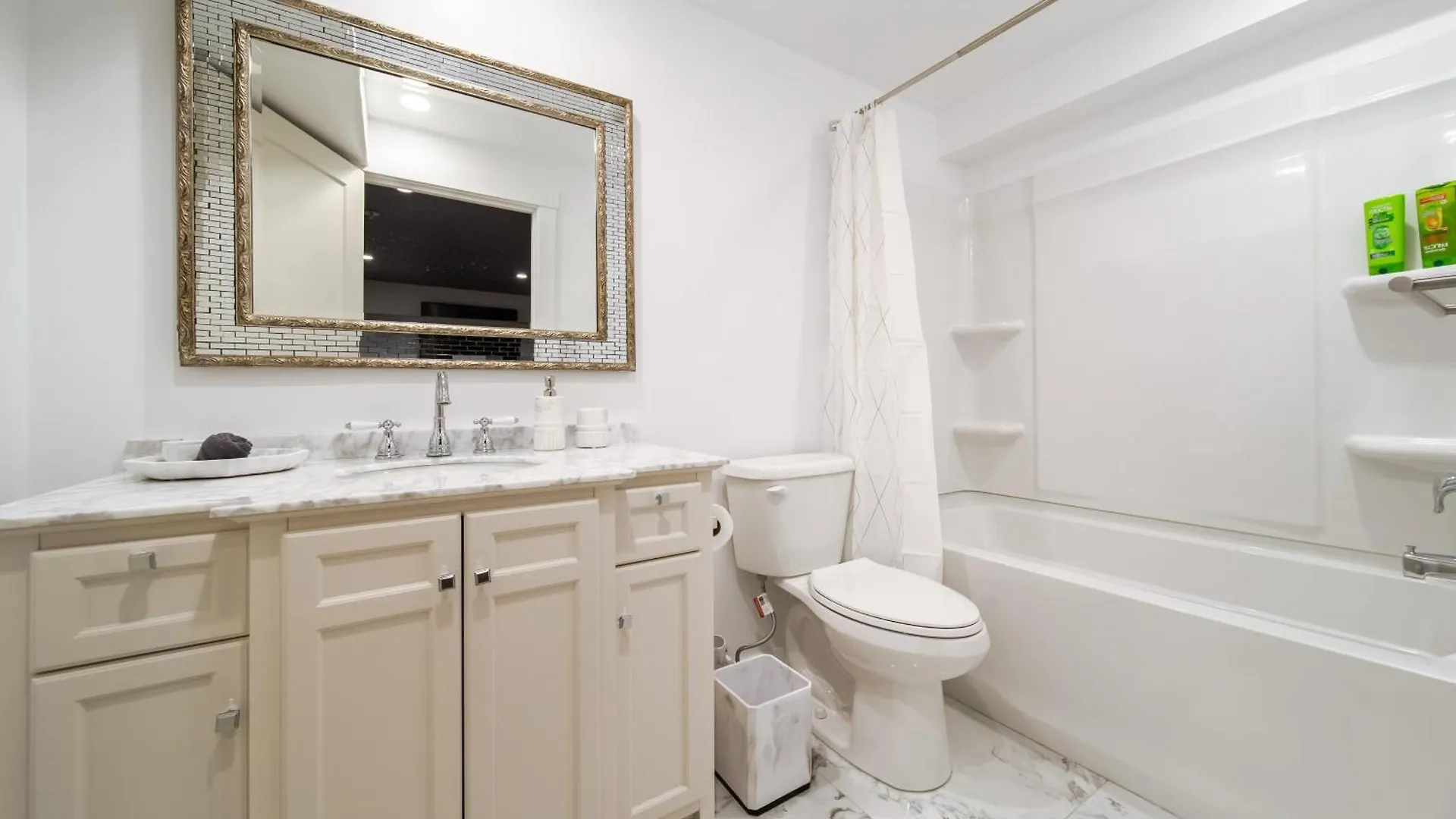 New Luxury House In South Edmonton Near Airport Villa 0*,  Canada