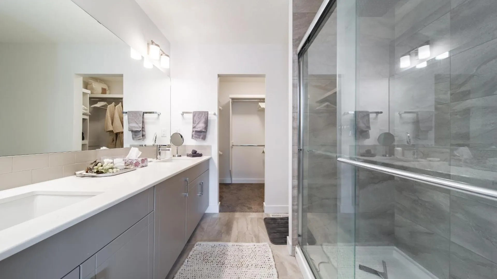 펜션 New Luxury House In South Edmonton Near Airport 빌라