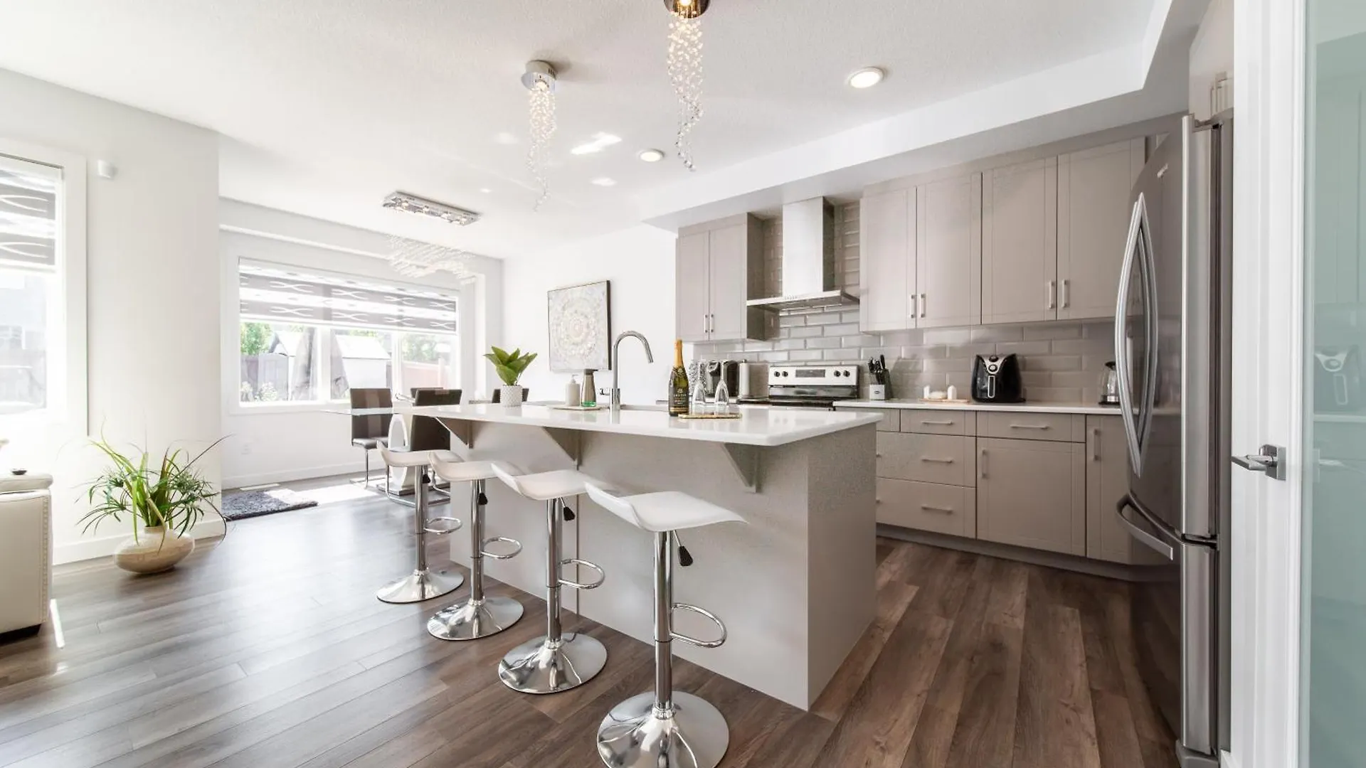New Luxury House In South Edmonton Near Airport 빌라 0*,  캐나다